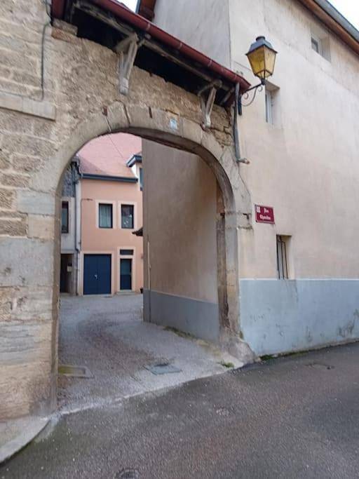 Appartement entier, One-Bedroom Apartment in Arbois (homonymie), Jura Francais