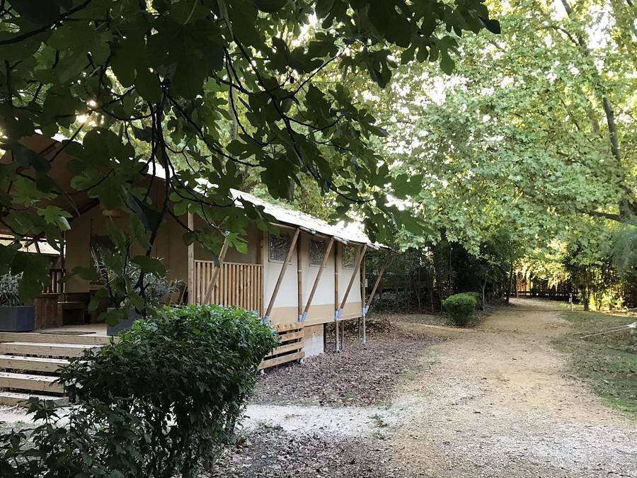 Camping Suze Luxe Nature - Lodge 6 personnes - Lodge Jasmin 34m² - 3 chambres - cuisine - salle d'eau in Suze-la-Rousse, Région de nyons