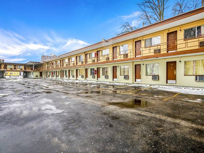 Apartamento entero, Peoria Il | Cama King in Peoria, Condado de Peoria
