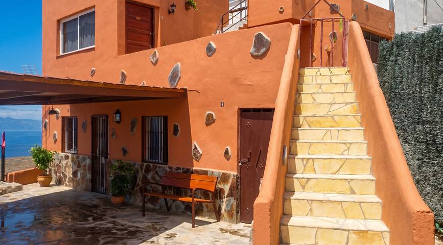 Location de vacances pour 4 personnes, avec Jacuzzi ainsi que Terrasse et Jardin dans Los Menores - 2