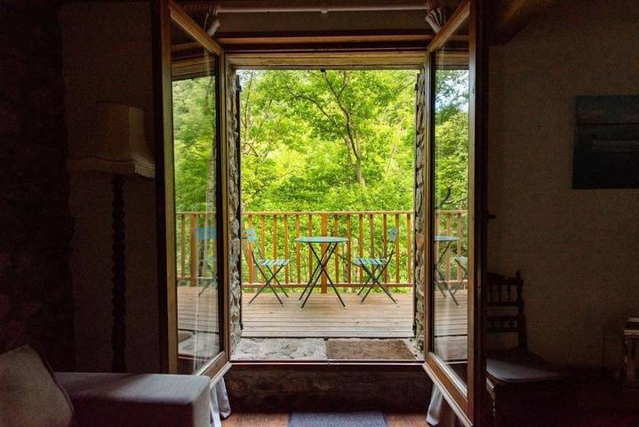 Location de vacances pour 4 personnes, avec jardin et vue ainsi que terrasse et piscine à Corsavy - 3