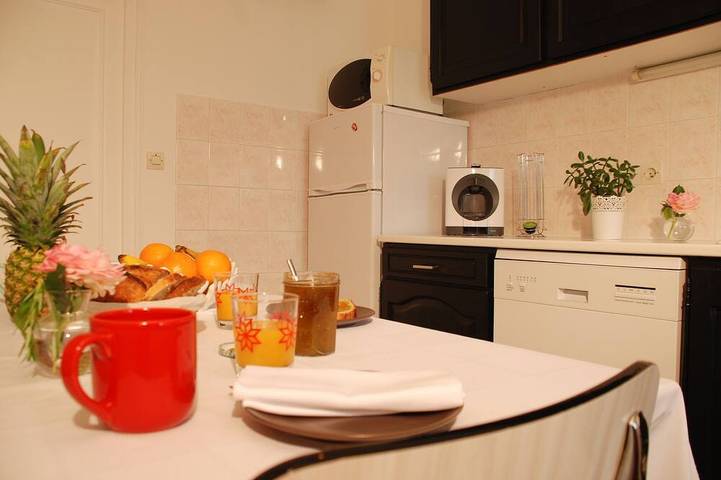 Maison d’hôte pour 5 personnes, avec jardin ainsi que piscine et terrasse à Vallières-les-Grandes - 3