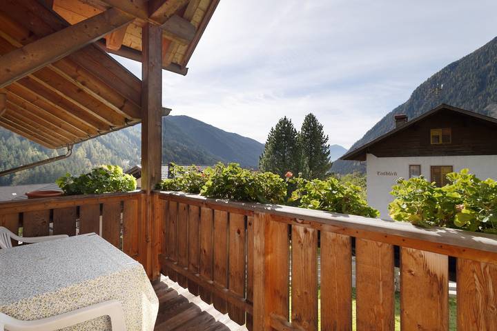 Entire apartment, Apartment 'Inneroswalderhof  3' with Mountain View, Shared Garden and Wi-Fi in Antholz, Rasen-Antholz