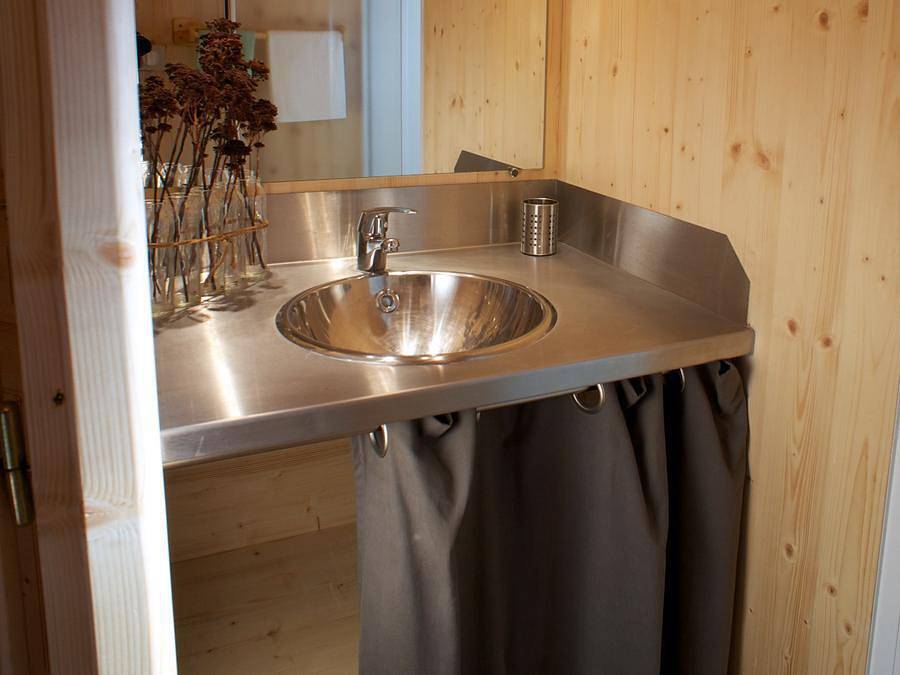 Camping de La Forêt - Chalet 4 personas - Chalet Epicéa - 2 habitaciones - posibilidad de añadir más personas con suplemento, contactar con el camping in Levier, Doubs (desambiguación)