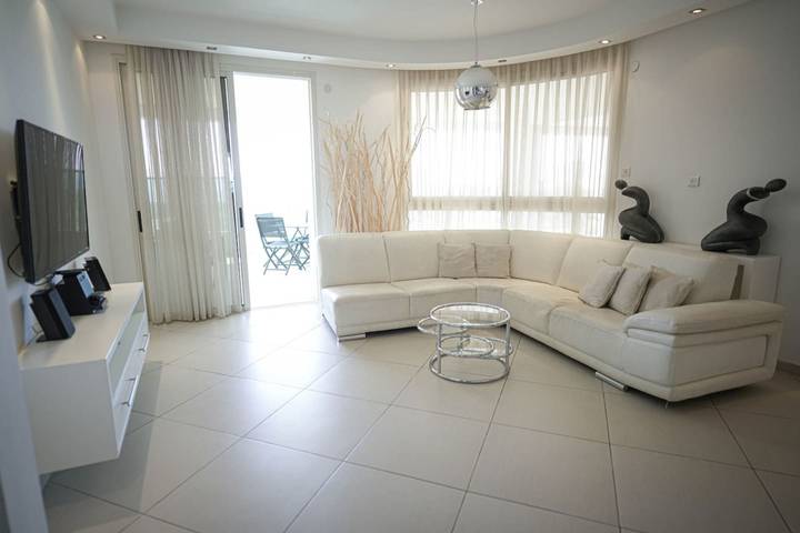 Gîte pour 6 personnes, avec piscine et balcon, adapté aux familles à Eilat - 4