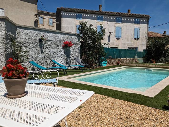 Chambre d’hôte pour 3 personnes, avec Jardin ainsi que Piscine et Vue