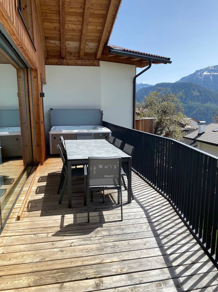Appartamento intero, Appartamento "Anger Living Langkofel" con vista montagna, giardino e vasca idromassaggio in Ceves - Tschöfas, Laion
