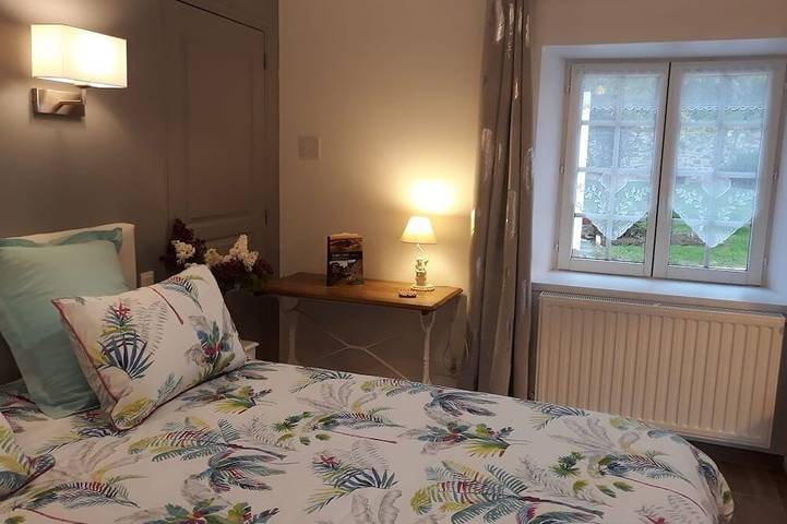 Gîte pour 2 personnes, avec jardin et terrasse à Saint-Pierre-d'Arthéglise - 3