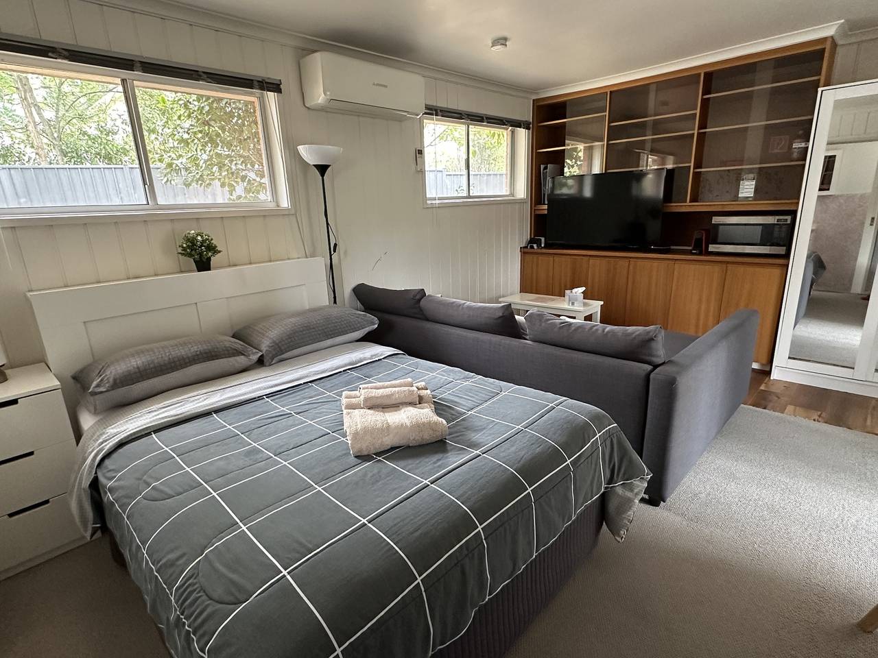 Ganzes Studio, Canberra Hospital Locum Welcome in Woden, Canberra