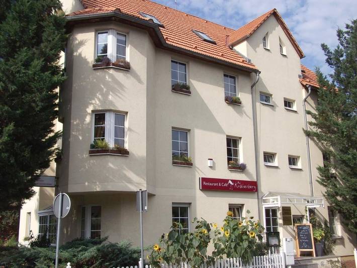 BnB für 2 Personen, mit Terrasse und Garten sowie Sauna in Halle