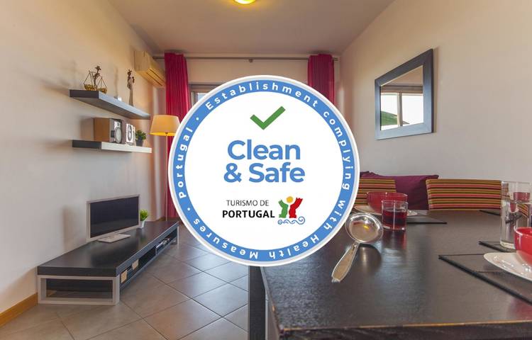 Location de vacances pour 5 personnes, avec Vue sur l’océan et Balcon ainsi que Jardin et Piscine à Portimão