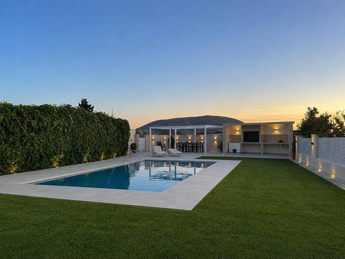 Casa de vacaciones para 11 personas, con vistas además de jardín y piscina, Familias con niños - 1