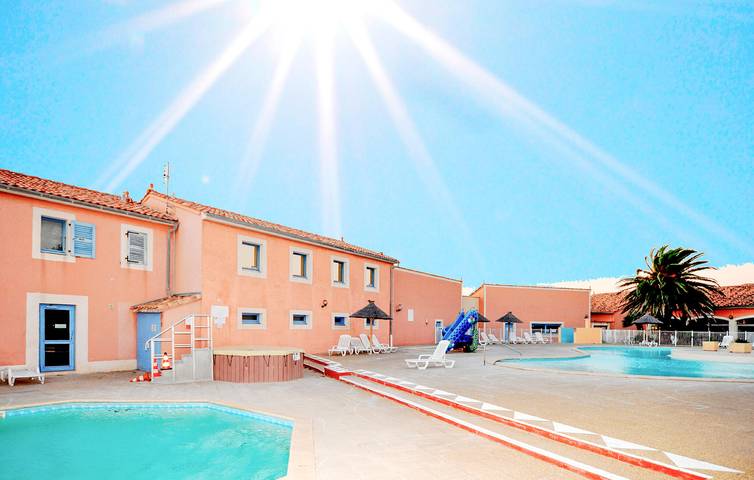 Holiday home for 6 people, with sauna and terrace as well as hot tub and pool, child-friendly - 1