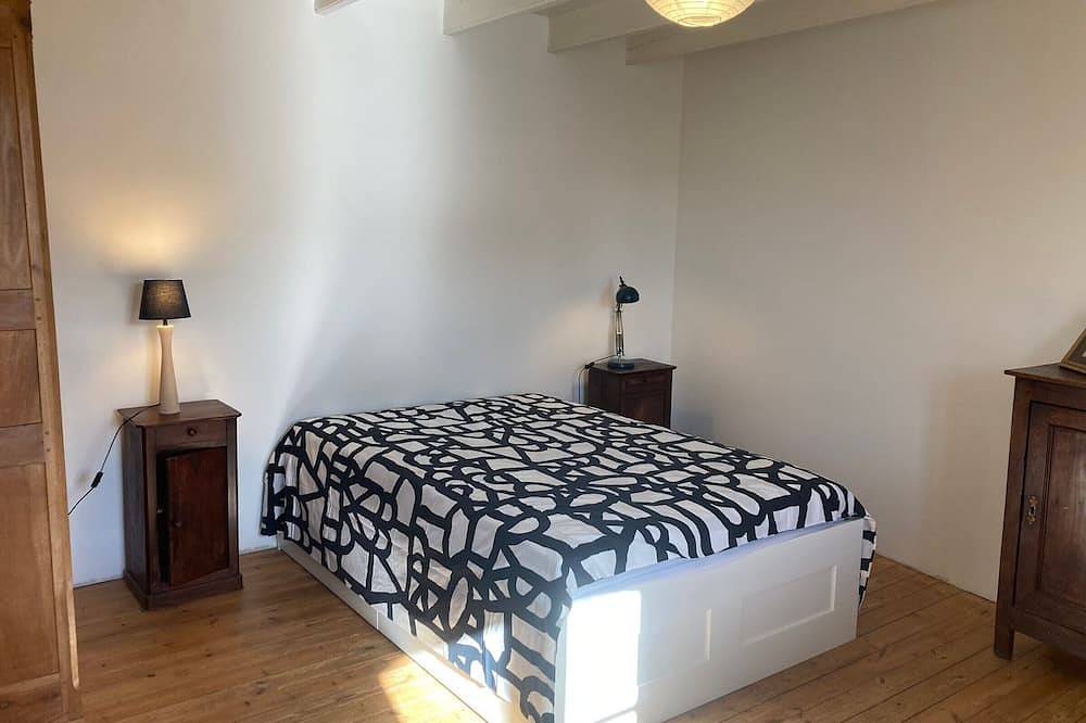 Renovated house with garden and Wi-Fi in Locmaria in Locmaria, Côte des Mégalithes