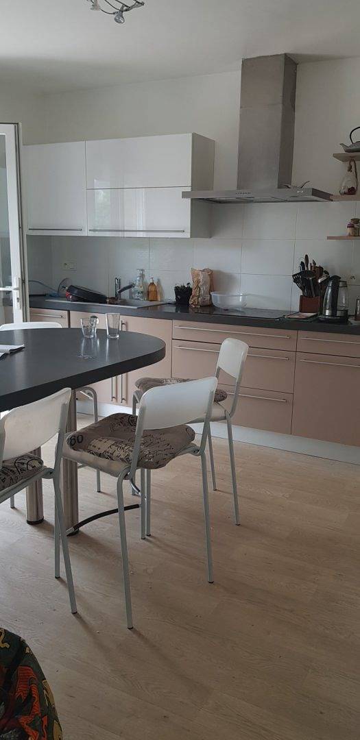 Gîte pour 8 personnes, avec terrasse ainsi que jardin et jacuzzi à Quimper - 2