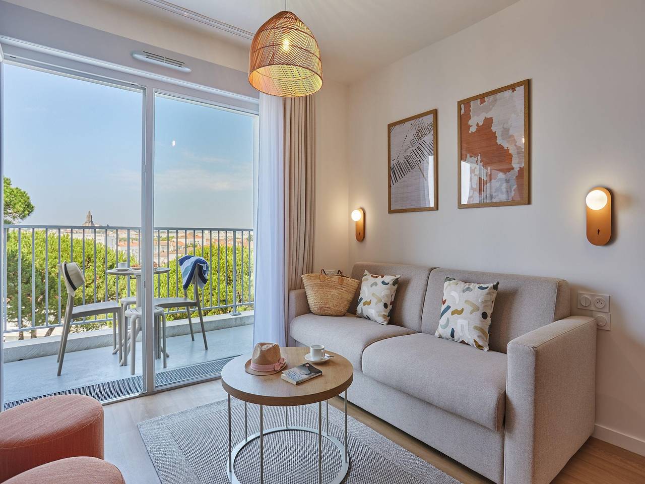 Entire apartment, Apartment in Royan near Sandy Beaches in Royan, Côte de Beauté