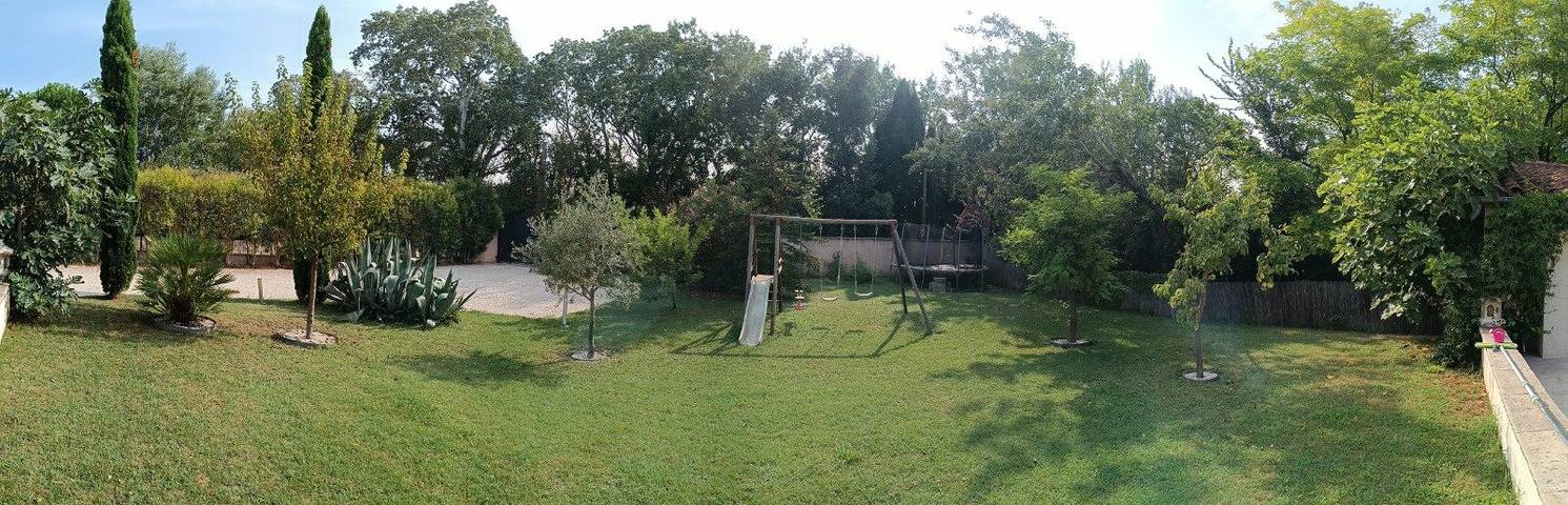 Gîte pour 6 personnes, avec jardin ainsi que terrasse et piscine à Pujaut - 4