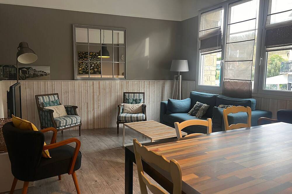 Town house with terrace close to the port and shops! in Port-en-Bessin-Huppain, Bayeux und Umgebung