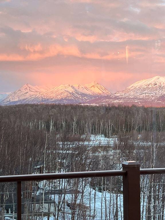 Stormy Hill Retreat on Gooding Lake in Matanuska-Susitna