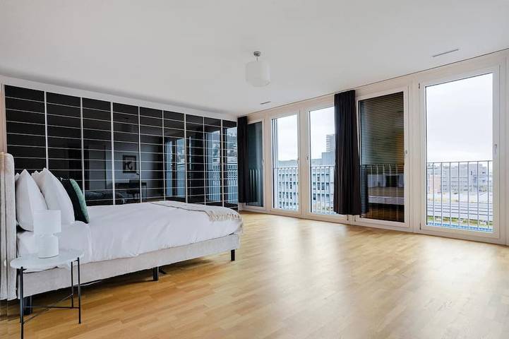 Appartement entier, Blueground | Escher Wyss, view, nr Lake Zurich in Zurich, District de Zurich