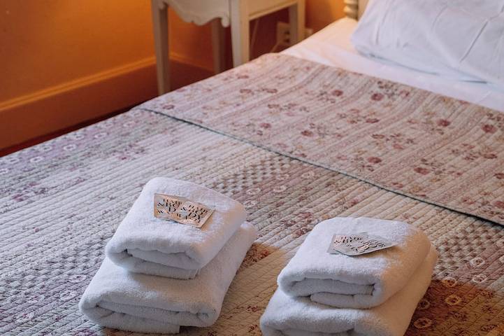 Jujube Vacation Rental – 9-person duplex with a fireplace, in the heart of the Provence vineyards in Ollières, Región Brignoles