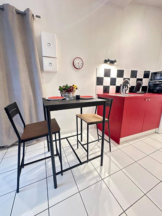 Gîte pour 2 personnes dans Office De Tourisme Et Des Congres De Clermont Ferrand - 2