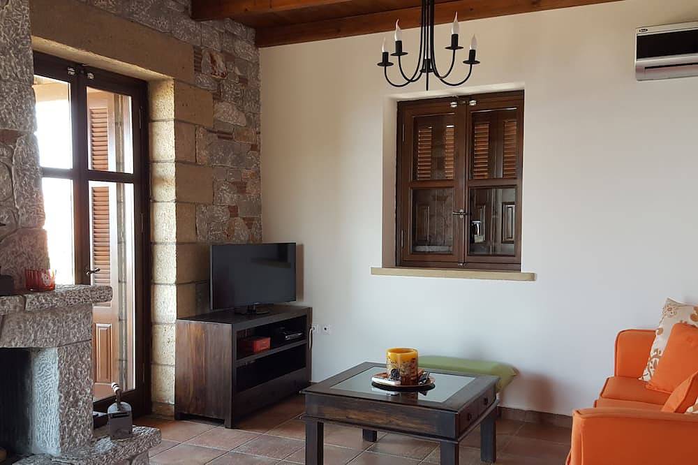 Villa Arsinoi in Stoupa, privacy, private pool, breathtaking sea views. in Stoupa, Mani Peninsula