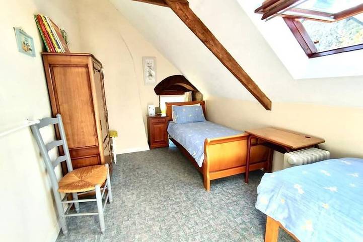 Location de vacances pour 10 personnes, avec piscine et jardin à Langoëlan - 4