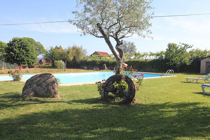 Gîte pour 8 personnes, avec Balcon et Jardin dans Carvalhais