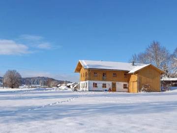 Ferienhaus für 8 Personen, mit Terrasse und Garten in Viechtach