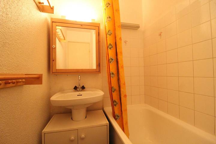 Gîte pour 4 personnes, avec balcon à Lanslevillard - 4