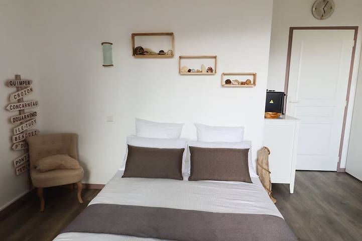 Gîte pour 4 personnes, avec terrasse ainsi que piscine et jardin dans Port de plaisance de Douarnenez-Tréboul - 2