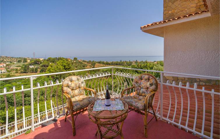 Sea View Apartment with Pool & Terrace in Trabia, Palermo Province