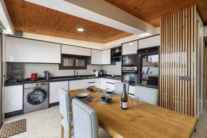 Apartamento entero, Vacaciones 'Vista Teide' con vistas al mar, Wi-Fi y aire acondicionado in Adelantado, Tacoronte