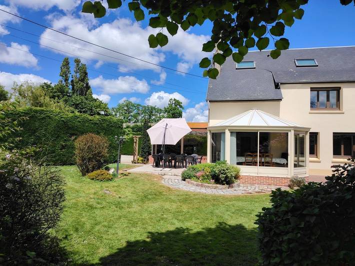 Gîte pour 9 personnes, avec Terrasse ainsi que Jardin et Vue
