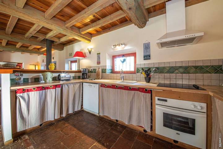 Gîte pour 6 personnes, avec terrasse à Rivières - 4