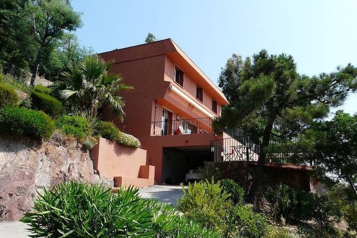 Ferienhaus für 6 Personen, mit Whirlpool und Garten