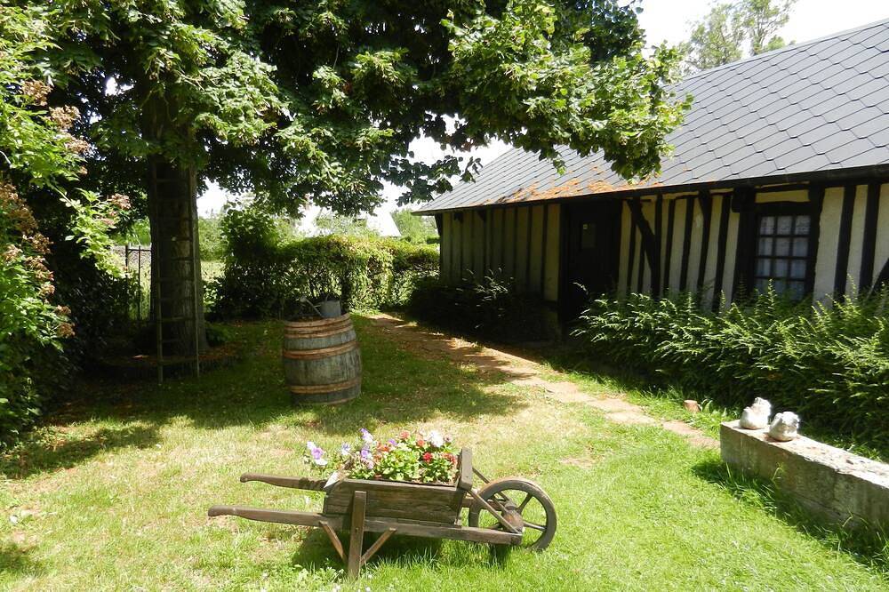 Gîte des 3 Vaches : cheminée, piscine et jacuzzi in Calleville, Région de Bernay