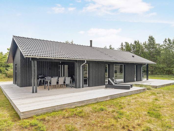 Ferienhaus für 6 Personen, mit Whirlpool und Terrasse sowie Garten und Sauna in Bratten