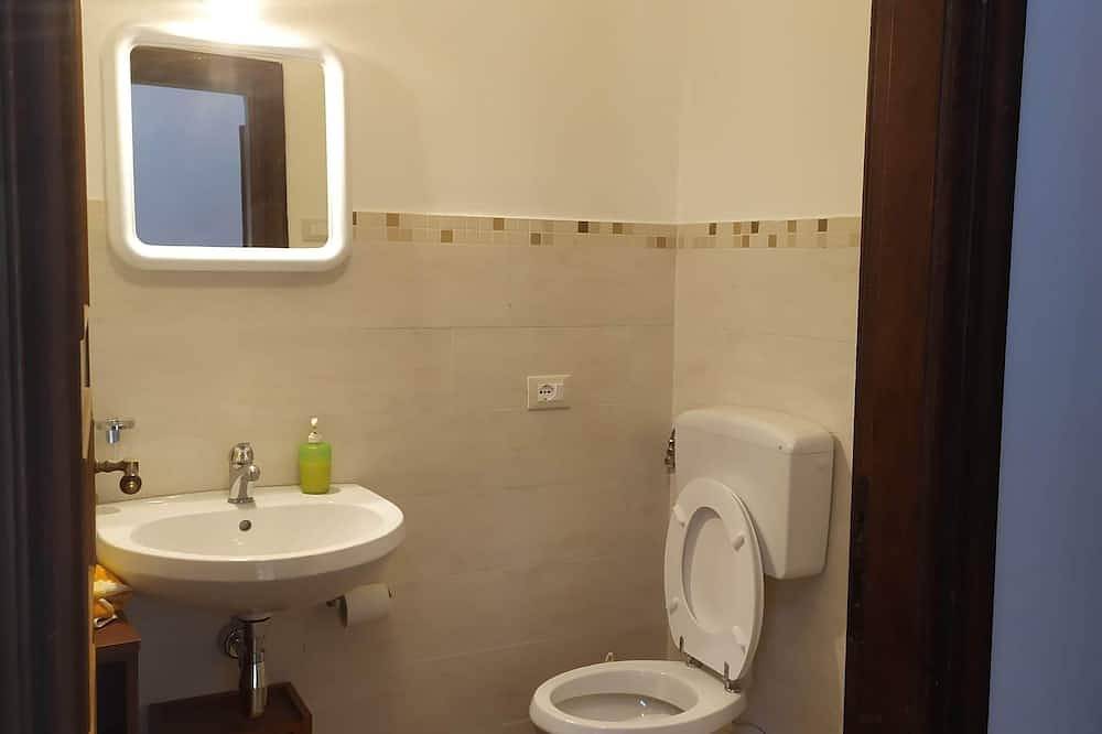 Zona Porto-Agipcamera doppia, bagno condiviso(con la singola) in villetta fam. in Cariati, Golfo di Taranto