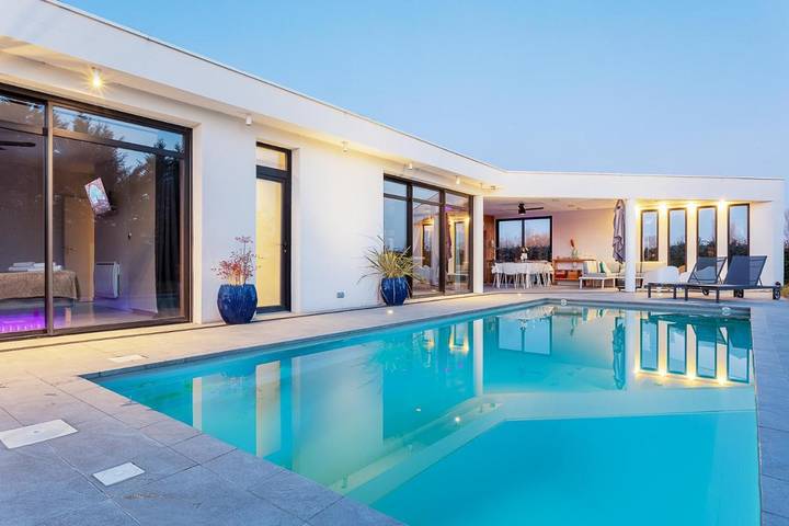 Location de vacances pour 4 personnes, avec jacuzzi ainsi que piscine et jardin à Seysses - 2