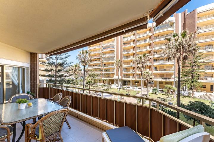 Ganze Wohnung, Ferienwohnung „Doña Sofía“ mit Meerblick, privaten Terrassen & Wlan in Playa del Castillo (Fuengirola), Fuengirola