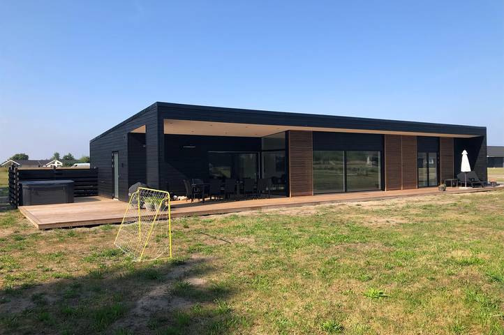 Chalet für 8 Personen, mit Sauna und Whirlpool sowie Terrasse in Dänemark