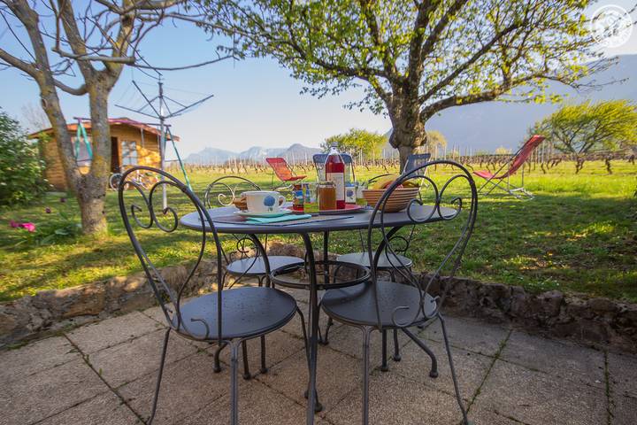 Gîte pour 4 personnes, avec jardin à Les Marches