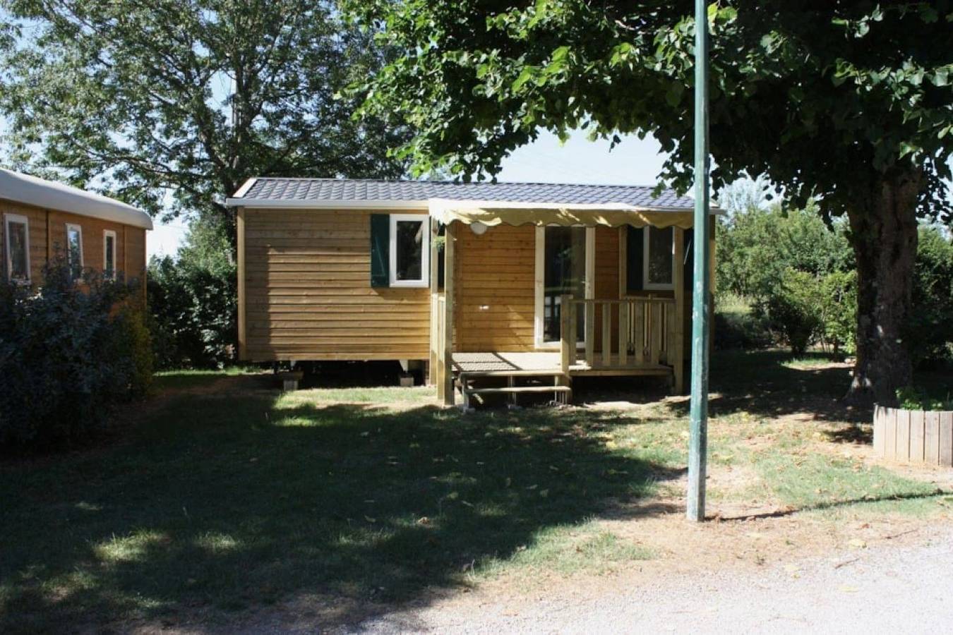 Zecamping 3 étoiles piscine chauffée dog friendly locatif Tv clim 27m2 in Sorèze, Castres und Umgebung