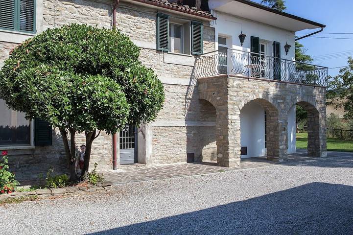 Agriturismo per 6 persone, con giardino e piscina in Modigliana