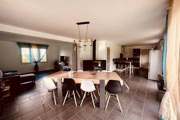 Gîte pour 8 personnes, avec terrasse à Vironchaux