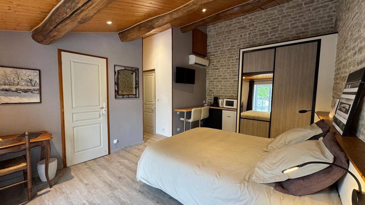 Appartement de vacances entier, Chambres d'hôtes Les Rozières in Le Bourdet, Région de Niort