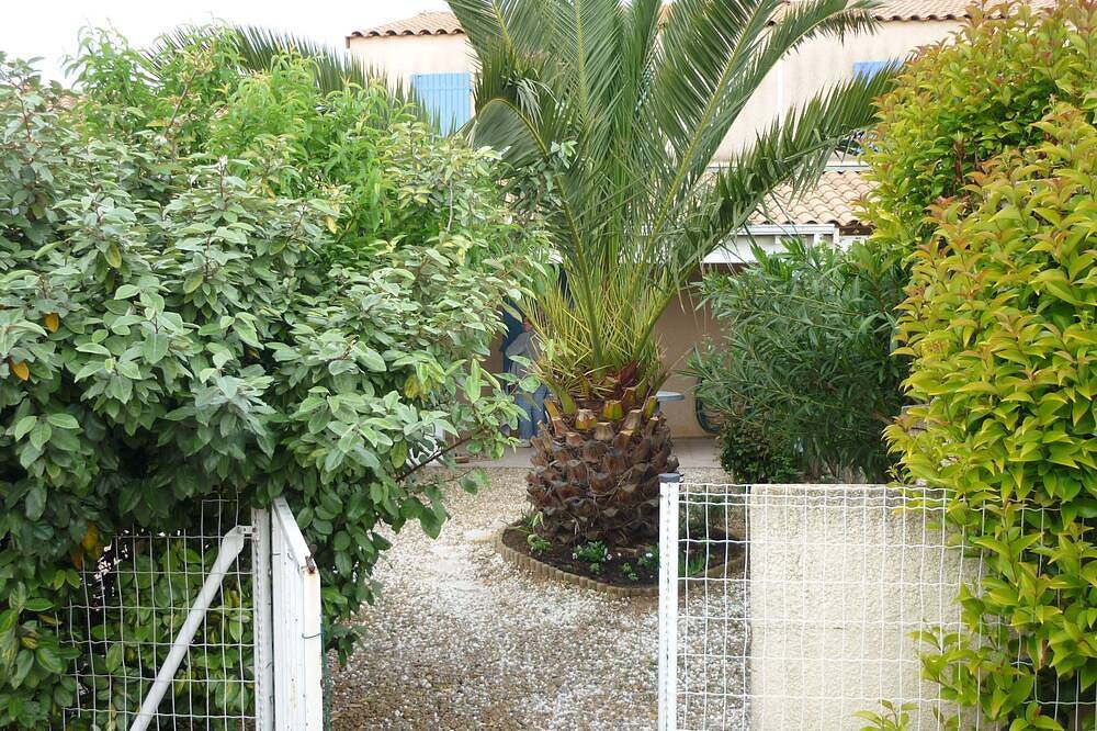 Air-conditioned villa with wifi pool in residence 300 m from the beach in Portiragnes, Côte d'Améthyste