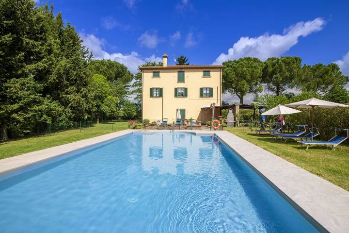 Casa vacanza per 12 persone, con Terrazza e Giardino nonché Piscina in Provincia di Arezzo